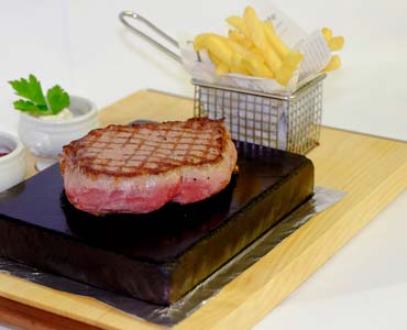 350 g Rumpsteak auf dem heißen Stein